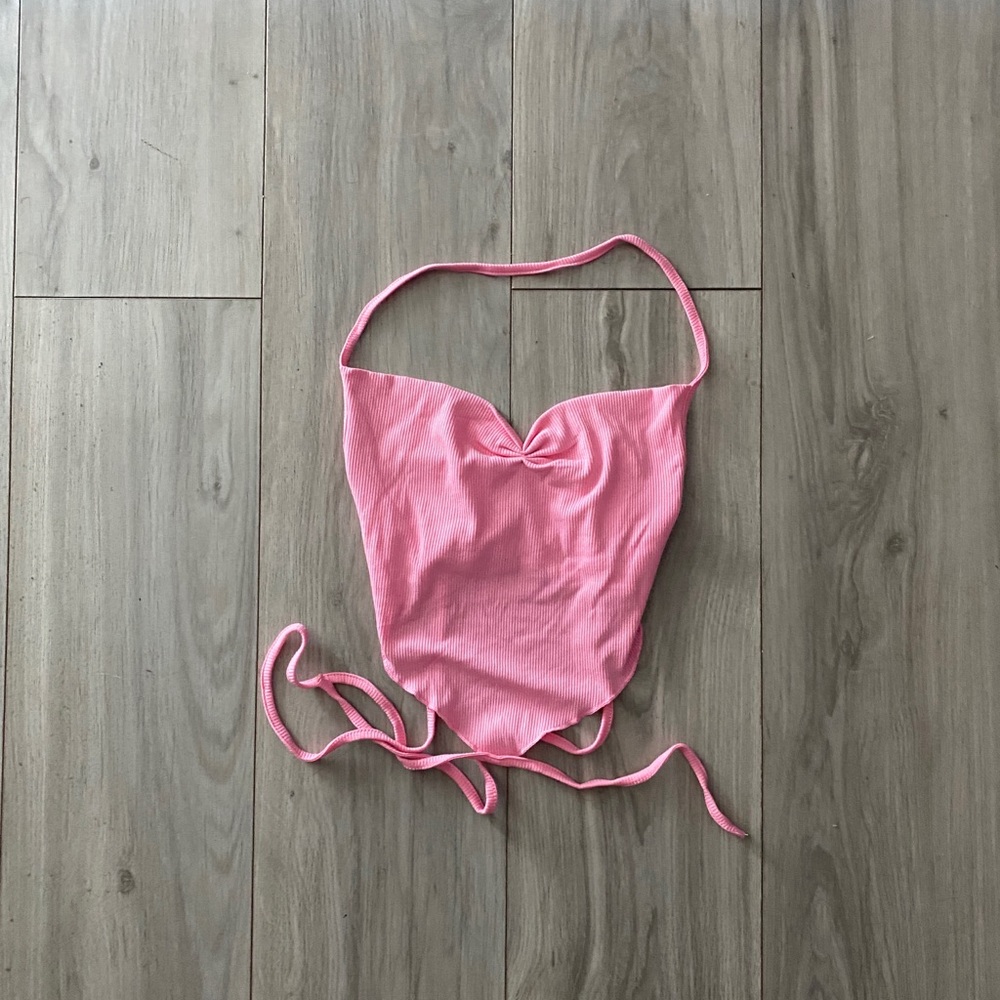 Tied backless rib-knit bandana halter top 🌸